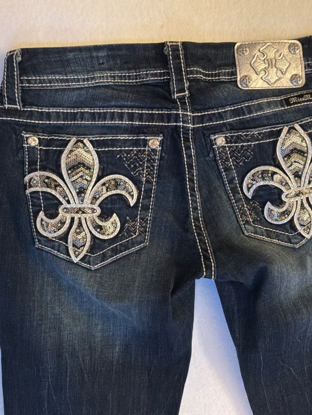 Miss Me Embellished Jeans Signature Boot Size 28 Fleur de Lis Dark Wash